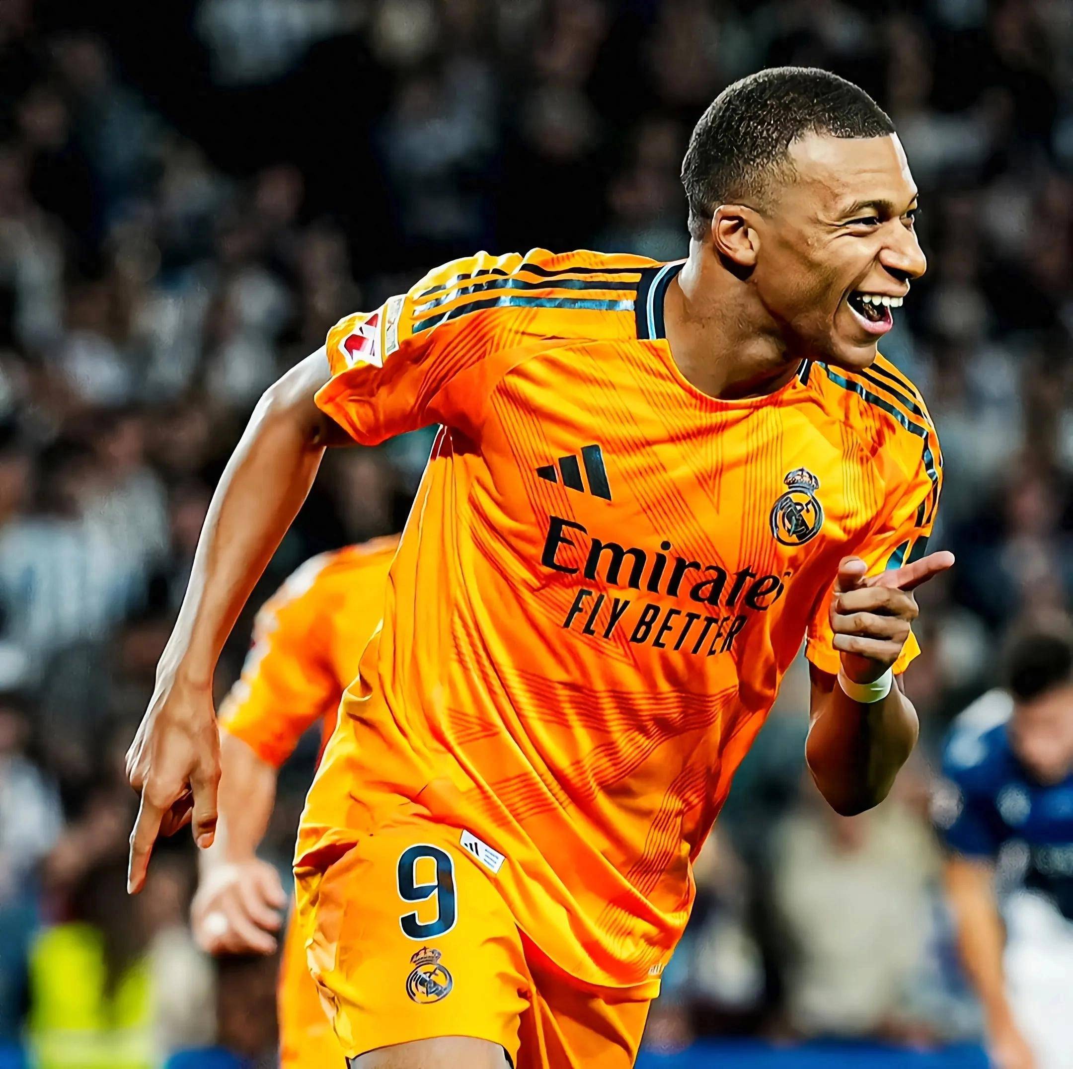 爱游戏官方-巴拉多利德主场逼平对手，赢得宝贵一分