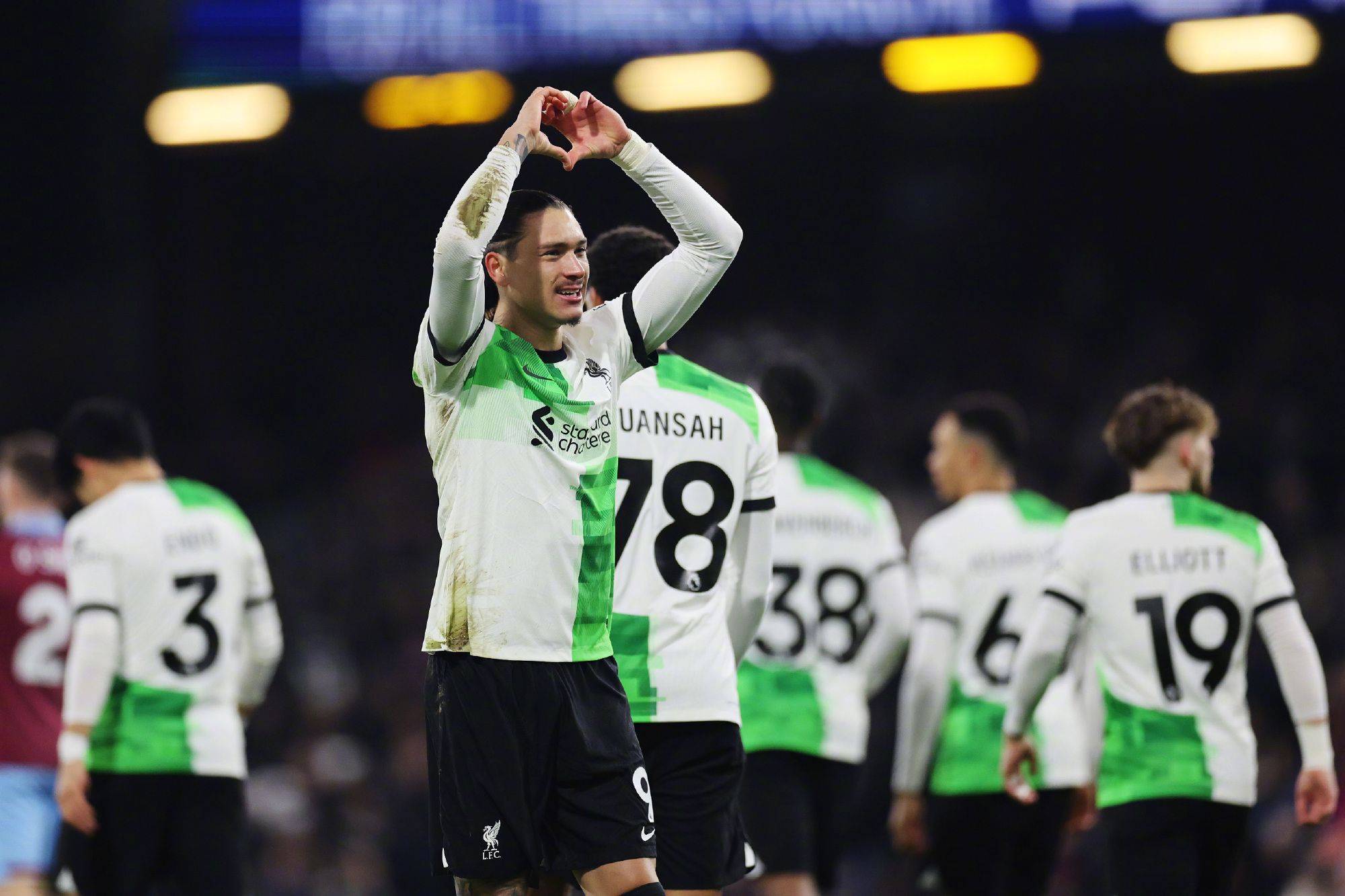 河床中场大将伤愈复出,战鹿岛鹿角阵容稳固的简单介绍 河床中场大将伤愈复出,战鹿岛鹿角阵容稳固的简单介绍