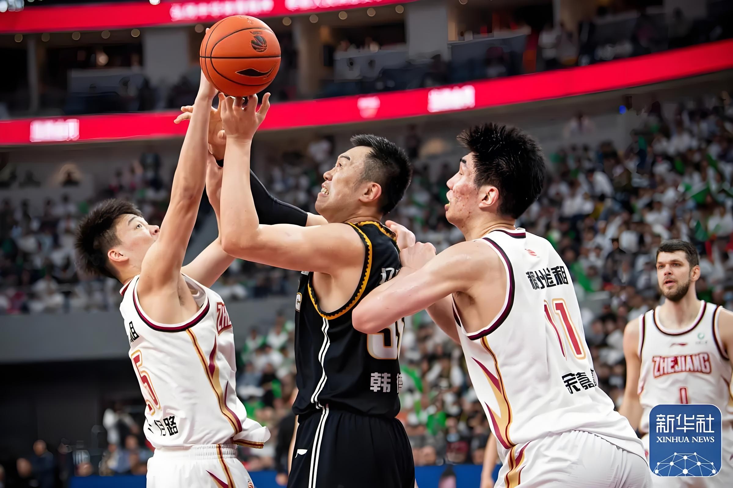 在北京队赛场上演CBA季后赛,进球,引发观众齐声高喊的简单介绍 在北京队赛场上演CBA季后赛,进球,引发观众齐声高喊的简单介绍