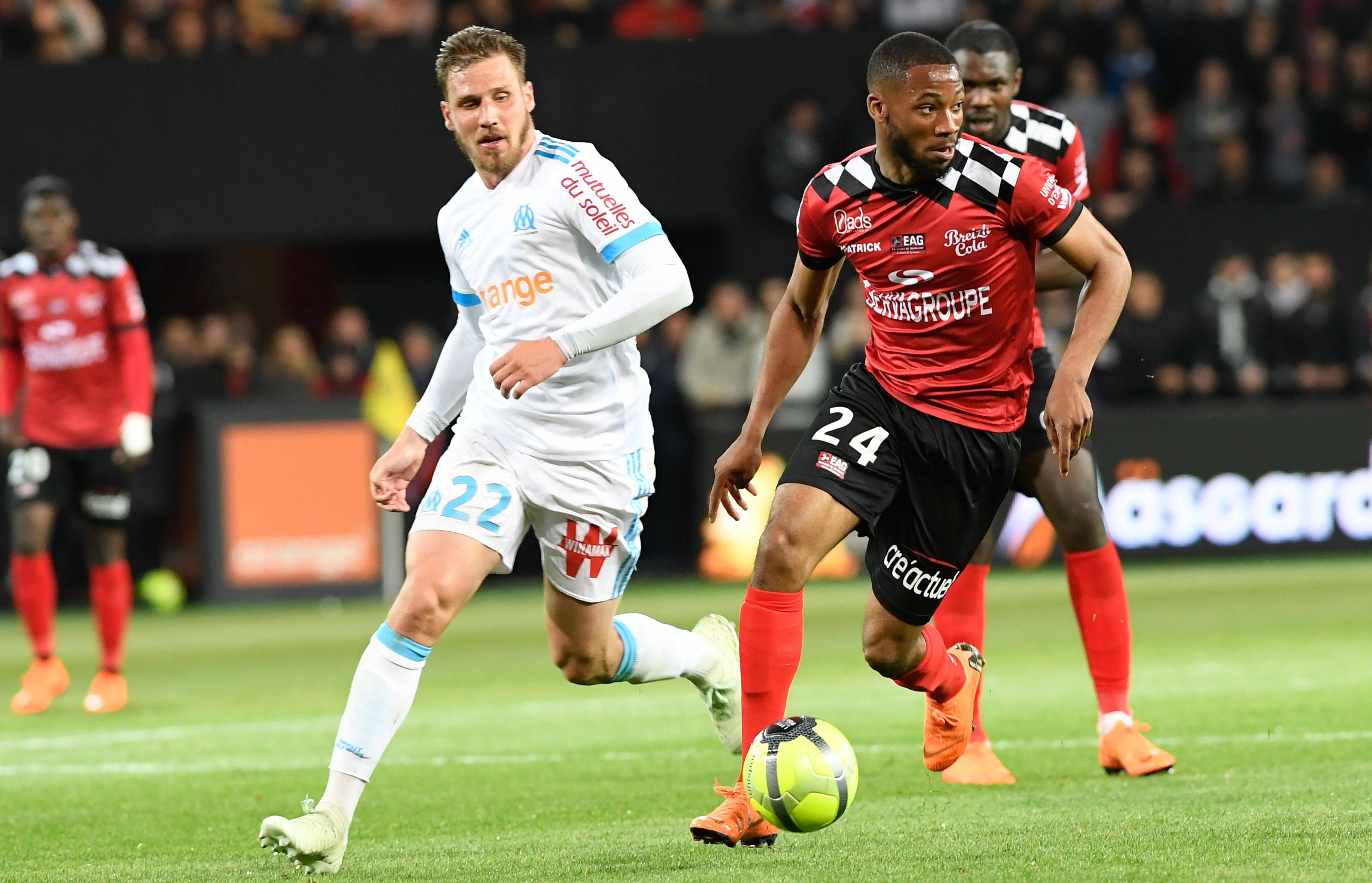 南安普顿险胜伯恩茅斯,保持离降级区距离的简单介绍 南安普顿险胜伯恩茅斯,保持离降级区距离的简单介绍