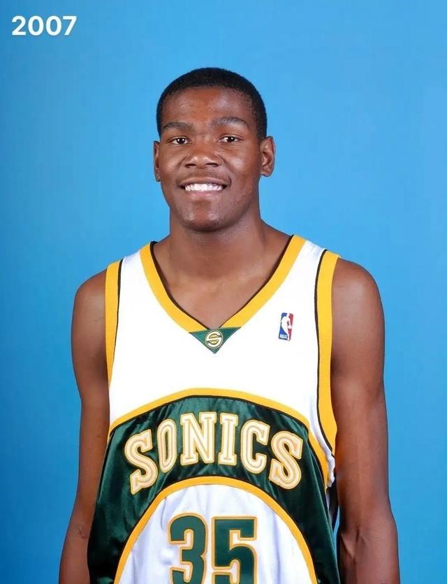 美国男篮再次夺得全明星赛冠军,球员们展现出色表现的简单介绍 美国男篮再次夺得全明星赛冠军,球员们展现出色表现的简单介绍