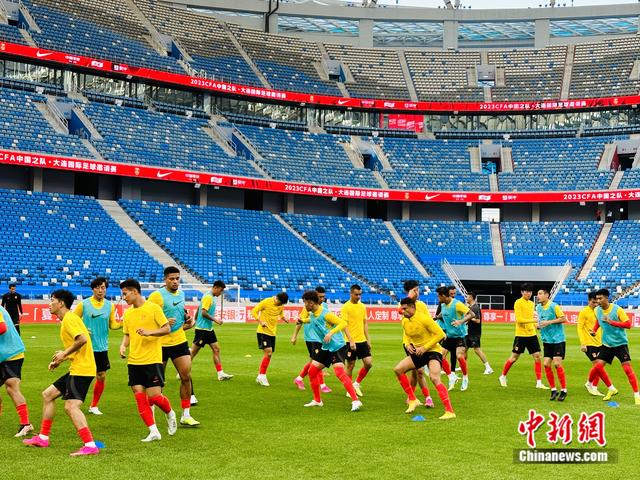 主场作战,球队全力以赴迎战强敌 主场作战,球队全力以赴迎战强敌