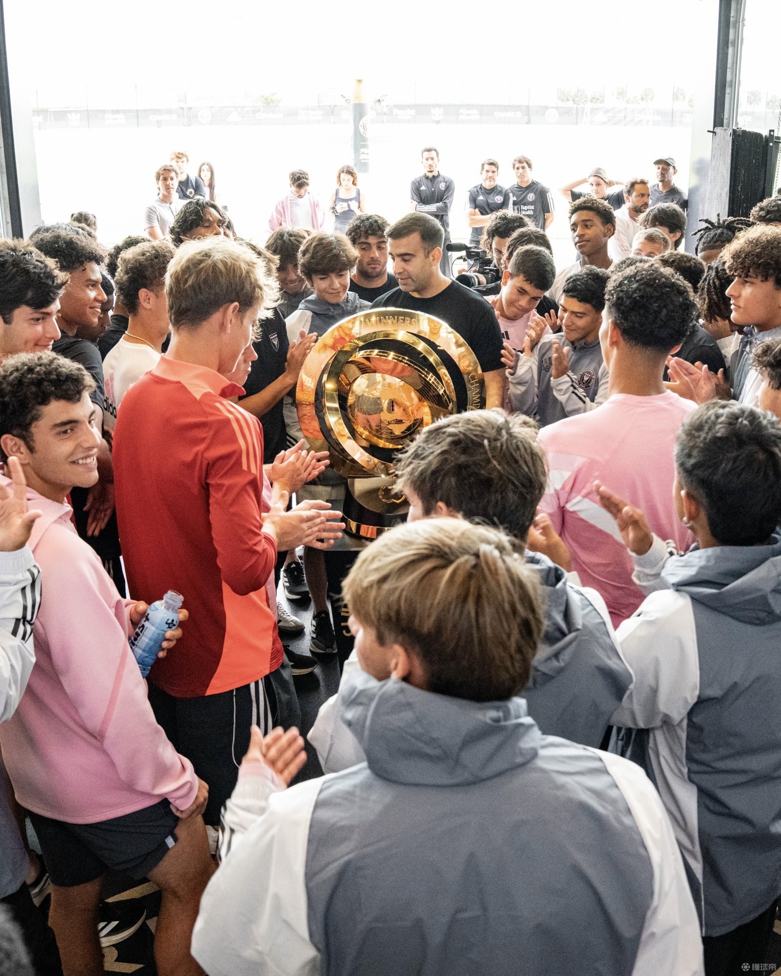 爱游戏竞技-俱乐部联赛在国际舞台上展现实力