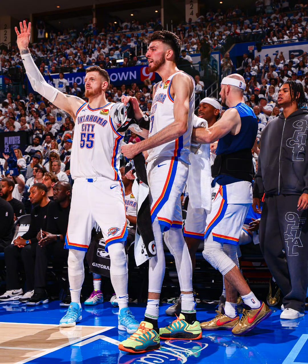 雷霆队客场击败灰熊队,西部战绩渐进的简单介绍 雷霆队客场击败灰熊队,西部战绩渐进的简单介绍