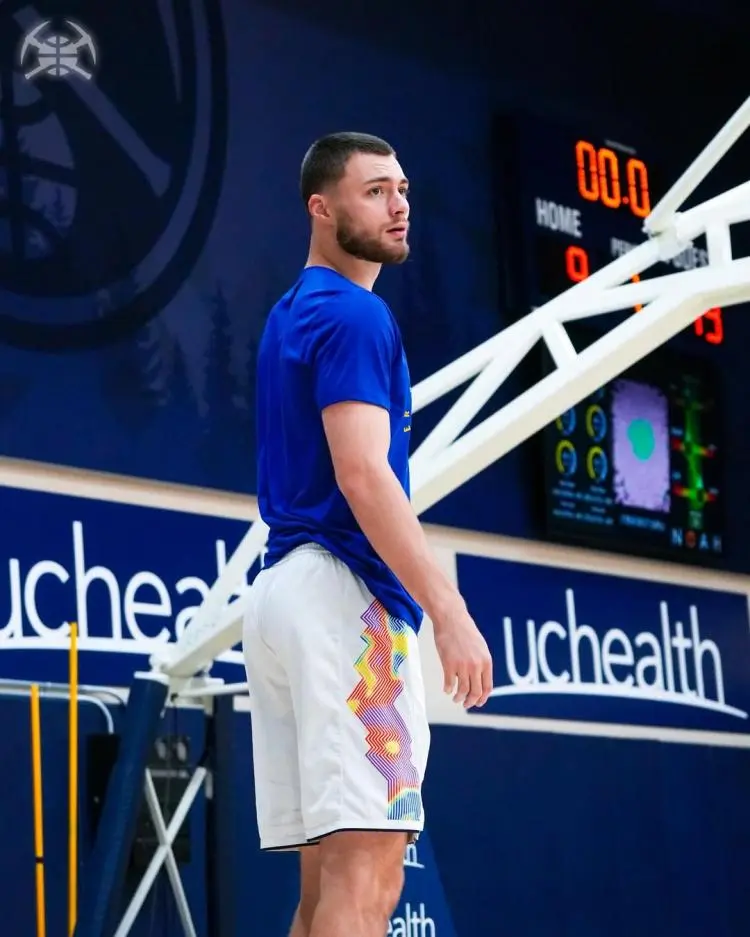 包含掘金签下新队员加强内线,备战下赛季的团队实力得到提升的词条 包含掘金签下新队员加强内线,备战下赛季的团队实力得到提升的词条