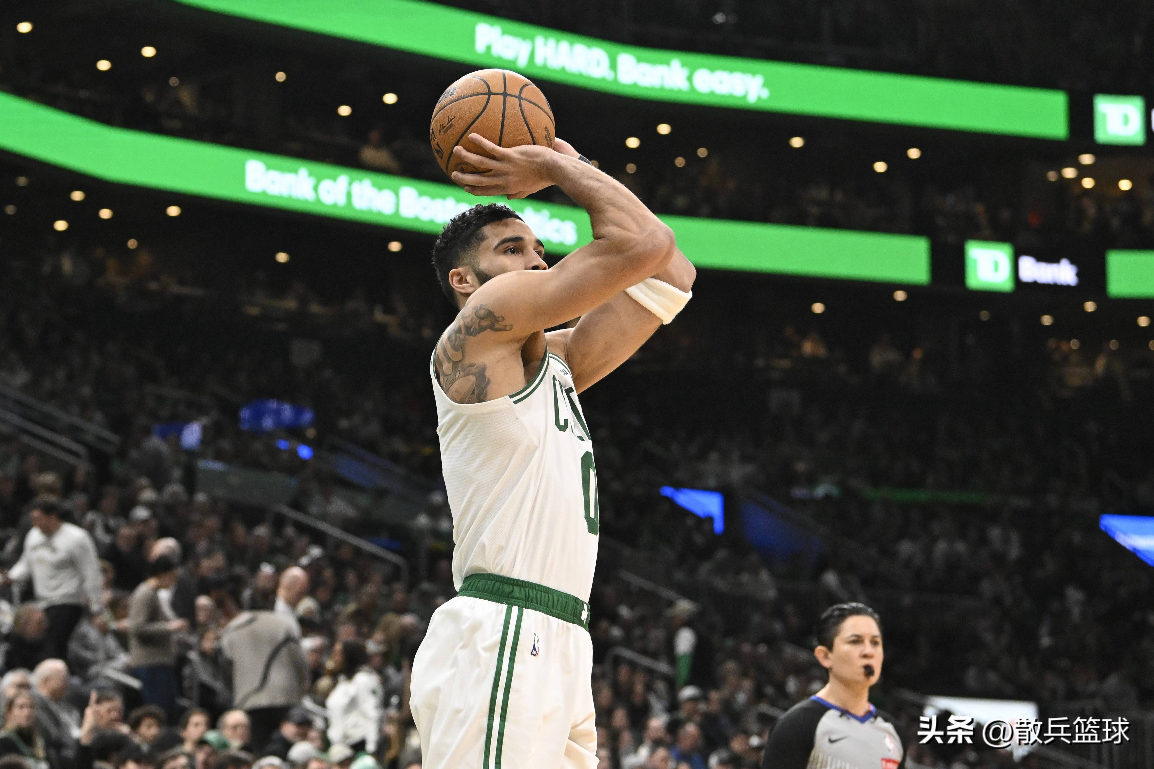 凯尔特人客场胜活塞,连胜势头不减 凯尔特人客场胜活塞,连胜势头不减