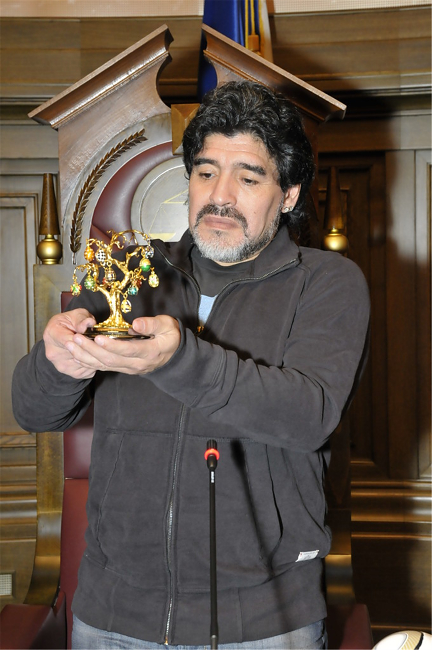 爱游戏app下载地址-阿根廷球星马拉多纳逝世，足坛悲痛的简单介绍